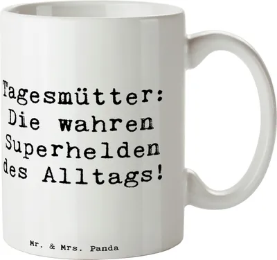 Produktbild von Mr. & Mrs. Panda Keramiktasse Spruch Tagesmutter Superheld - Weiß - Geschenk, Lächeln, Trinkbecher, Beruf, personalisierte Geschenke, sicher, Berufsprodukte, Familien