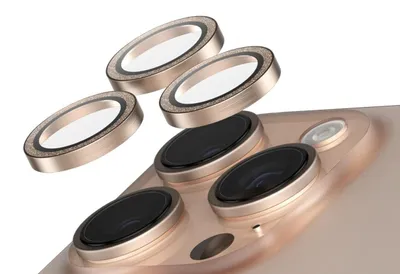 Zdjęcie produktu dla PanzerGlass SAFE. by ® Camera Lens Protector Glitter Gold iPhone 16 Pro | 16 Pro Max, Apple, Apple - iPhone 16 Pro, Apple - iPhone 16 Pro Max, Aplikacja na sucho, Odporny na zadrapania, Odporny na wstrząsy, Złoto, 1 szt.