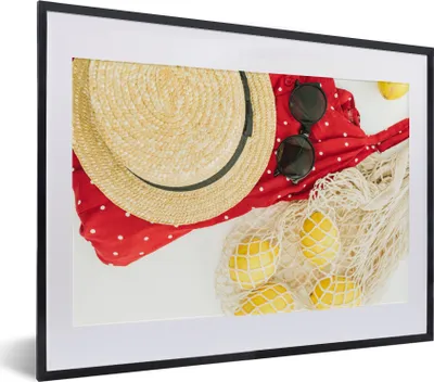 Produktbild von MuchoWow® Gerahmtes Poster Sommer - Sonnenbrille - Hut 40x30 cm - Poster mit Schwarzem Bilderrahmen Wandposter Rahmen Foto Bilder - Bilderrahmen - Poster im Rahmen