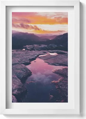 Produktbild von Berglandschaft bei Sonnenuntergang– Wandbild mit Rahmen – Gerahmtes Bild  – Wanddekoration – 20x30 cm – Weiß