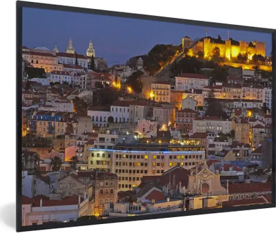 Produktbild von MuchoWow® Gerahmtes Poster Die historische Alfama in der Abenddämmerung in Portugal 30x20 cm - Poster mit Schwarzem Bilderrahmen Wandposter Rahmen Foto Bilder - Kunstdruck - Bild-Poster