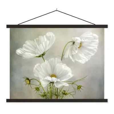 Produktbild von MuchoWow® Textilposter Blumen - Stillleben - Mohn - Weiß - Botanisch 60x45 cm mit schwarzem Rahmen - Poster Schlafzimmer