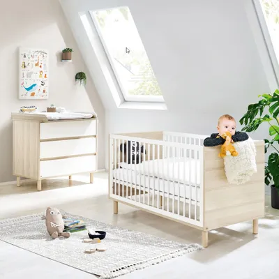Produktbild von Babyzimmer Set mit Babybett und Wickelkommode FERRARA-134 in weiß mit Esche Nachbildung