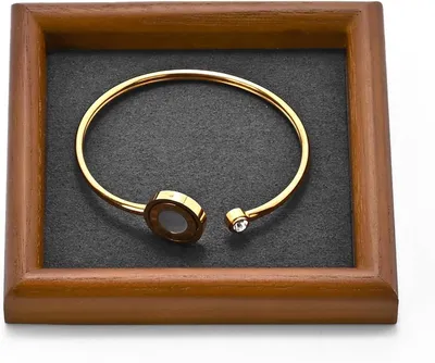 Imagen del producto de Caja de madera para joyas, apilable, de 10x10x1,5 cm, ideal para guardar anillos y pendientes