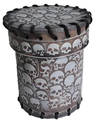 Produktbild von Dice Macabre Würfelbecher aus Leder mit Totenkopf-Design