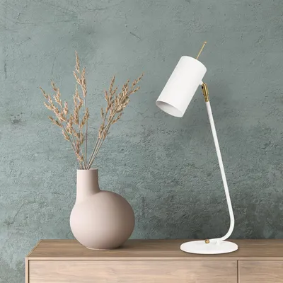 Produktbild von Opviq, Moderne Tischlampe mit Metallkörper, Weiß, 8 x 26 cm, Höhe 55 cm, E27 Fassung, IP20, 200 cm Kabel | Stilvolles skandinavisches Design für Ihr Zuhause.