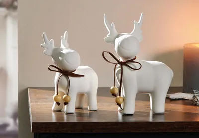 Produktbild von 2x Dekofigur "Elch" aus Porzellan, weiß, Winterdeko, Weihnachtsdeko, Figurenset, Tierfigur, Porzellanfigur