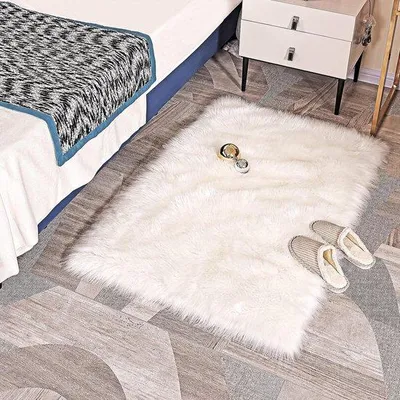 Zdjęcie produktu dla Unyqoos® Dywan z sztucznego futra, 60 x 90 cm – Imitacja futra, wyjątkowo miękkie, długowłochne imitacja skóry  (80% modakryl/20% poliester), idealny jako dekoracja do sofy i sypialni