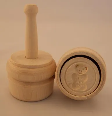 Produktbild von Butterdurchstoßform, 30 Gramm, Bär aus Holz 9 cm