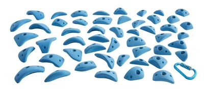Set von blauen Klettergriffen "Club 50" von Entre Prises; geeignet für Kletterwände; mit verschiedenen Formen und Bohrungen.
