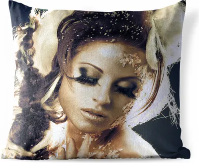 Produktbild von MuchoWow® Outdoor Kissen - Frau - Gold - Lidschatten - 50x50 cm - Wetterfest - Lounge Kissen - Komfortabel - Kissen mit Bild