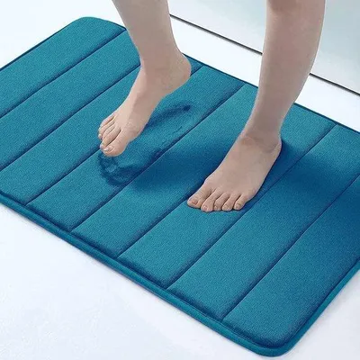 Immagine prodotto di Tappetino da bagno Ibenzoa® in memory foam con microfibra – assorbente e antiscivolo, lavabile, 41 x 61 cm, 1,5 cm, blu