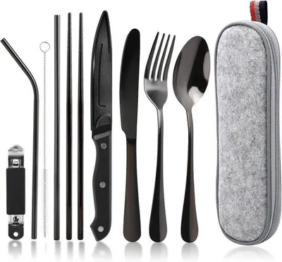 Immagine prodotto di Set di posate da esterno in acciaio inossidabile Unyqoos® da 9 pezzi, con custodia in feltro isolante: forchetta, cucchiaio, bacchette, coltello per bistecca e coltello da pane, apribottiglie, 2 cannucce e spazzolina