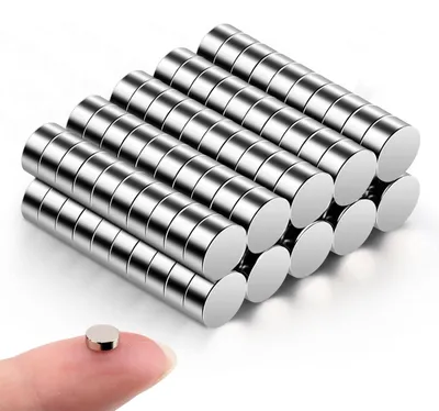 Image de 80 aimants en néodyme, mini-aimants de 5 x 1 mm, petits mais puissants, pour le bricolage, pour tableaux blancs, tableaux d'affichage, tableaux magnétiques et bien plus encore.