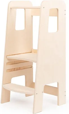Imagen del producto de Silecomplaza Ully: Torre de aprendizaje natural para niños a partir de 1 año. Fabricada en madera natural, esta torre de aprendizaje Montessori cuenta con estantes ajustables y está construida en Italia siguiendo los principios Montessori