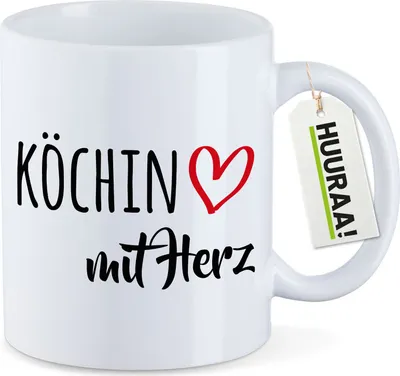 Produktbild von Huuraa Kaffeetasse Köchin mit Herz 330ml Weiß Keramik Kaffeebecher Geschenkidee