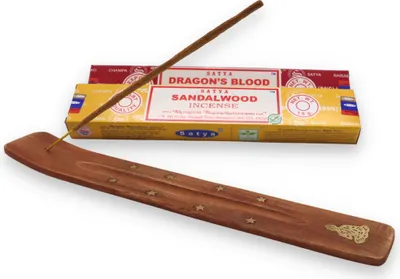 Produktbild von LAVISA Räucherbrett Starter Set mit Satya Räucherstäbchen und Halter aus echtem Holz
