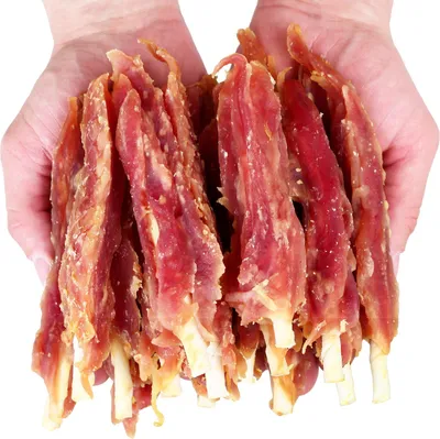Productafbeelding van Hondensnoepjes, snack: Kippenfilet aan een stokje van Hau&Miau, 500 gram