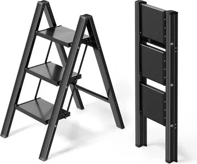 Productafbeelding van Famanu trap voor huishoudelijk gebruik - Zwart - 3 treden - Opklapbaar - Draagvermogen 150 kg - Aluminium en metaal - 3,37 kg - Antislip