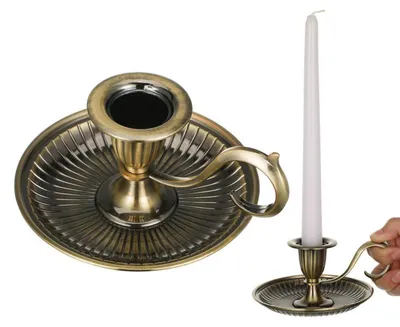 Zdjęcie produktu dla Metalowy świecznik vintage z uchwytem, idealny do dekoracji stołu, wymiary: 11,5 x 11,5 x 6,5 cm