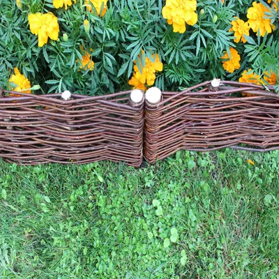 Produktbild von Weidenzaun Beeteinfassung Weide Palisade Beetumrandung Beet Natur Begrenzung (10 Stück, ca. 20 x 30 cm)