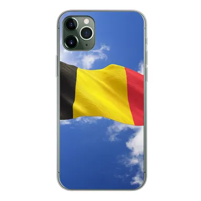 Produktbild von MuchoWow® Handyhülle Schutzhülle Hülle für iPhone 11 Pro Max Die Flagge Belgiens weht am Himmel Silikon Softcase Handy Hülle - Schutz