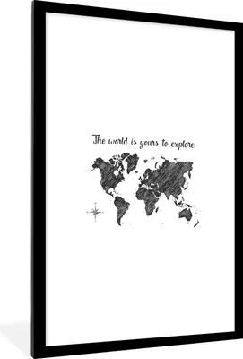 Produktbild von MuchoWow® Gerahmtes Poster Weltkarte - Zitate - Schwarz - Weiß 60x90 cm - Poster mit Schwarzem Bilderrahmen Wandposter Rahmen Foto Bilder - Dekoration - Wandposter Wohnzimmer - Hochwertig