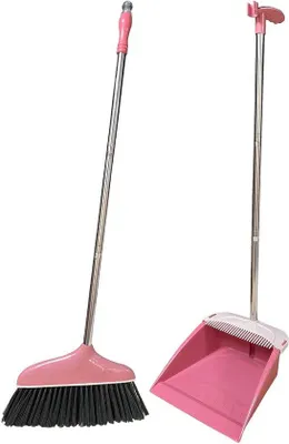 Image de Ensemble de balai droit Unyqoos® avec manche long et pelle, tête de brosse de 9 cm, plastique durable, angle de 45°, peut être suspendu, couleur rose
