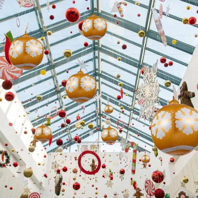 Produktbild von Aufblasbare Weihnachtskugel - 60cm groß - PVC - Dekorative Weihnachtsdekoration für Außen - Neujahr und Weihnachten - Schneedesign - Gigantische Weihnachtsballon für Garten - Xmas Yard Decor.
