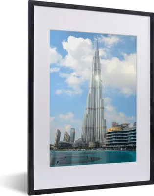 Produktbild von MuchoWow® MuchoWow® Gerahmtes Poster Die Sonne scheint auf den Burj Khalifa in Dubai 30x40 cm - Poster mit zchwarzem Bilderrahmen - Wandposter Schlafzimmer