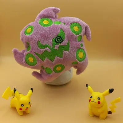 Produktbild von Pokemon Kryppuk Kuscheltier - 16 cm Plüschtier Spiritomb