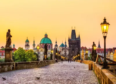 Produktbild von Fototapete mit Brücke | Vlies Fototapete mit Altstadt von Prag in Sonnenuntergang | Romantische Tapete mit Karlsbrücke i