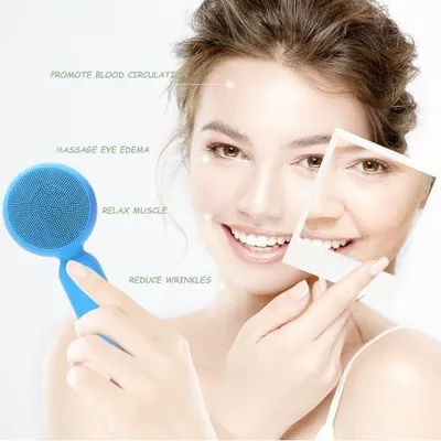 Imagen del producto de 2 cepillos de silicona de doble cara para la limpieza facial manual, la exfoliación y la eliminación del maquillaje, diseñados para mujeres