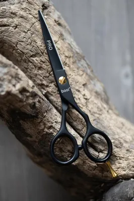 Produktbild von Friseurschere Bool Jaguar PRO 6.0 schwarz für Rechtshänder aus Edelstahl