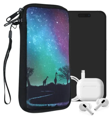 Produktbild von kwmobile Handytasche für Smartphones XL - 6,7/6,8" - Neopren Handy Tasche Hülle Cover Case Schutzhülle - Sternenhimmel Giraffe Schwarz Dunkelblau Pink