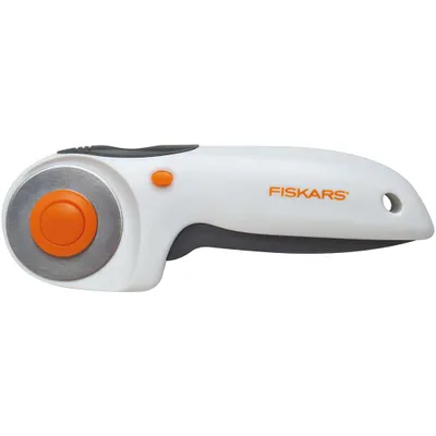 Produktbild von Fiskars Rollschneider 45 mm weiß - Stoffschneider für Nähen und Basteln