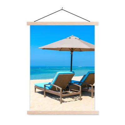 Produktbild von MuchoWow® Textilposter Strandkorb - Sonnenschirm - Sommer - Meer 40x53 cm mit holzfarbenen Rahmen - Schlafzimmer