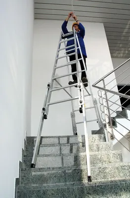 Produktbild von Günzburger Steigtechnik Aluminium Stehleiter 2x5 Sprossen treppengängig - 033510