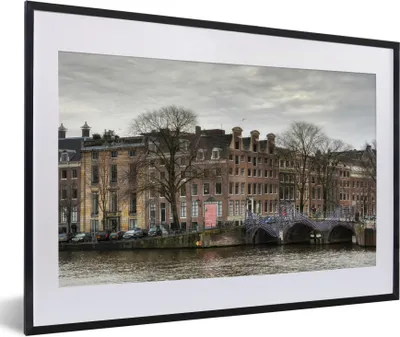 Produktbild von MuchoWow® Gerahmtes Poster Amsterdamer Gracht im Winter 60x40 cm - Poster mit Schwarzem Bilderrahmen Wandposter Rahmen Foto Bilder - Schlafzimmer - Plakat in Rahmen - Drucken