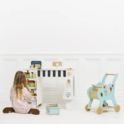 Image de Le Toy Van Stand deavec caisse et accessoires