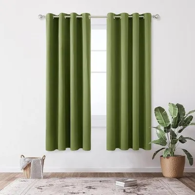 Productafbeelding van 2 verduisterende gordijnen, ondoorzichtige gordijnen voor de woonkamer met oogjes, 107x138 cm, groen
