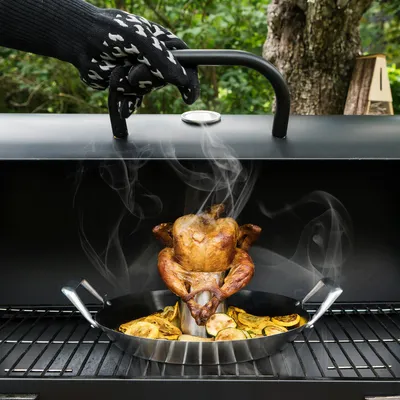 Produktbild von Navaris Hähnchenbräter Grill Hähnchen Halter - Geflügel Ständer für Backofen BBQ - Edelstahl Bräter mit Aromabehälter Abtropfschale - Ø 30,5cm