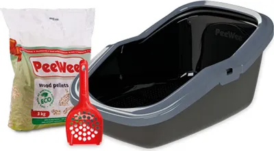 A cat litter box, a bag of wood pellets, and a litter scoop are displayed together on a white background.