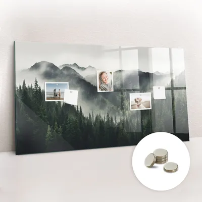 Imagen del producto de Pizarra magnética de pared, con superficie de vidrio y diseño arqueado. Incluye 5 imanes. Dimensiones: 120x60 cm. Diseño: paisaje boscoso