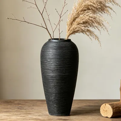 Produktbild von Rustikale Keramikvase – Schwarz – 34 cm