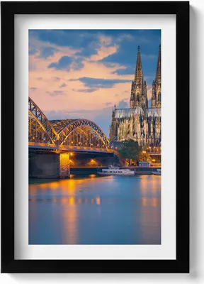 Produktbild von Ansicht des Rathauses– Wandbild mit Rahmen – Gerahmtes Bild  – Wanddekoration – 20x30 cm – Schwarz