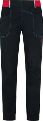Schwarze Kletterhose "Tundra Pant W" von La Sportiva mit roten Akzenten und mehreren Taschen.
