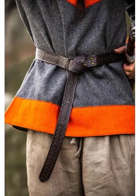 Produktbild von Lederringgürtel mit durchgehender keltischer Prägung Schwarz 150 cm