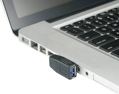 Produktbild von renkforce USB 3.0 Adapter A-Stecker zu A-Buchse 90° seitlich nach rechts gewinkelt