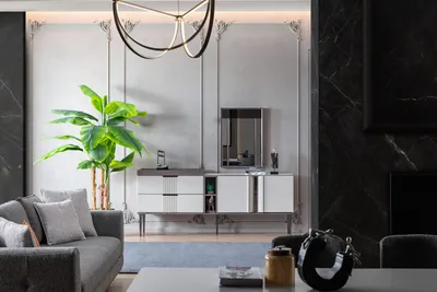 Produktbild von Luxus Esszimmer Set Esstisch 4x Stühle + Anrichte mit Spiegel Neu Set